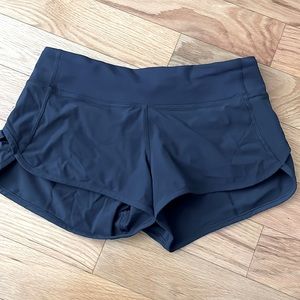 lululemon shorty short 2.5”